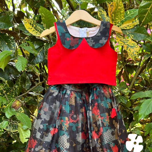 Organza skort with red Peter Pan collar