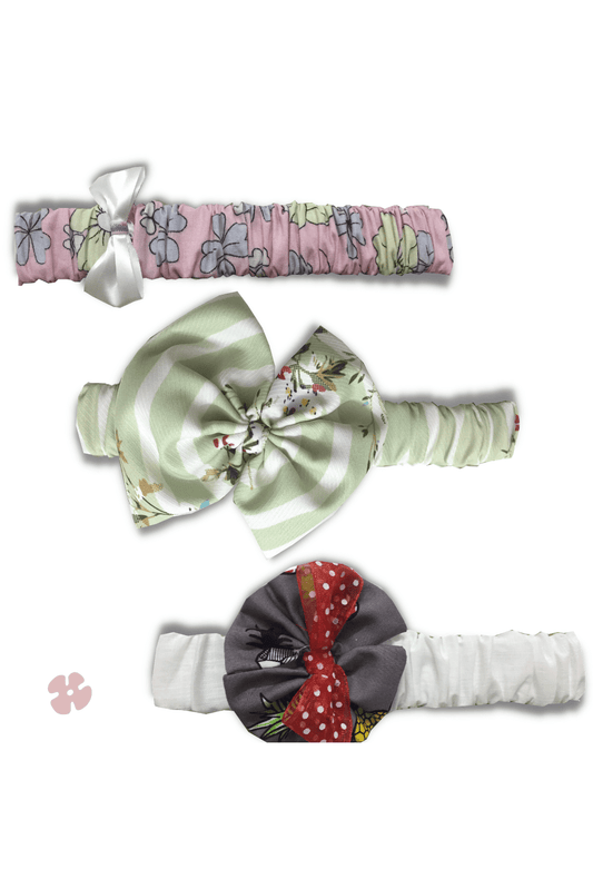 Set of three hair bows with elastic.